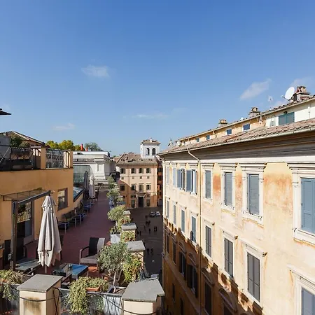 Trevi Charming Penthouse Appartement *