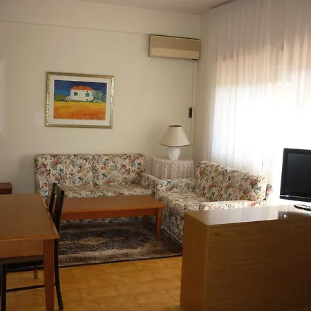 Aparthotel Eur Nir
