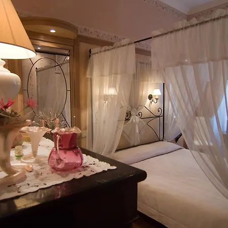 Les Suites 3* Rome