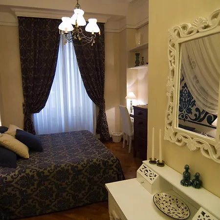 Les Suites Bed & Breakfast 3*