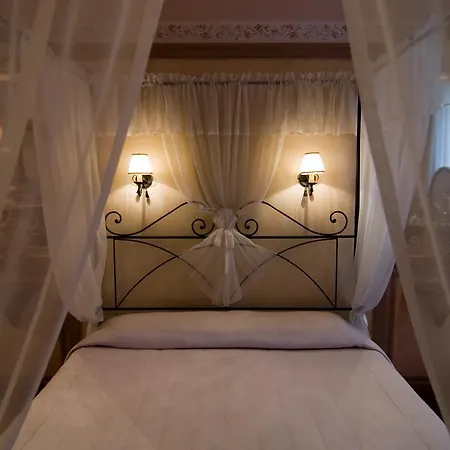 Les Suites 3* Rome