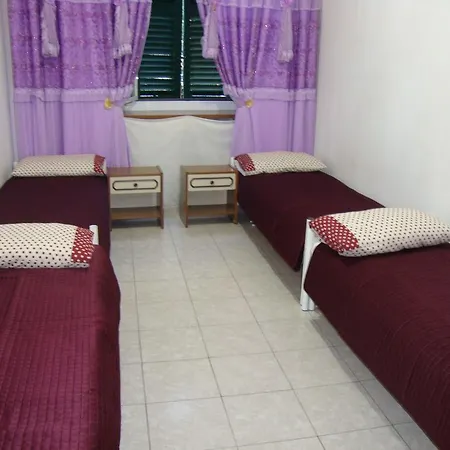Qindajie House Bed & Breakfast