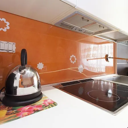Holiday Magenta Apartment