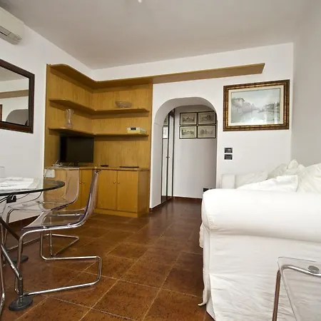 Apartment Arenula *