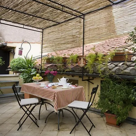 Domus Frattina Bed & Breakfast