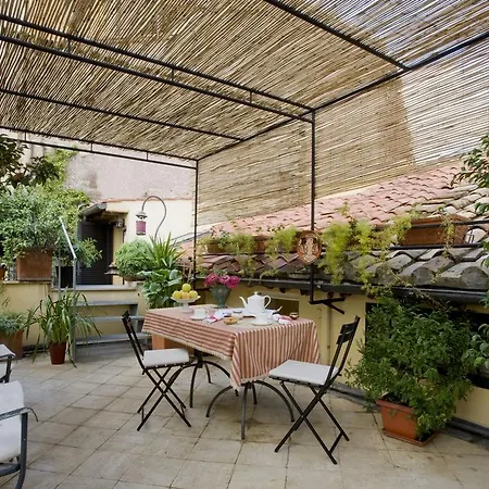 Domus Frattina Bed & Breakfast *