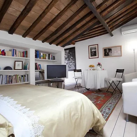 Bed & Breakfast Domus Frattina