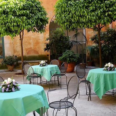 Casa Di Santa Francesca Romana A Ponte Rotto 2* Róma