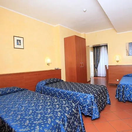 Casa Di Santa Francesca Romana A Ponte Rotto 2* Róma
