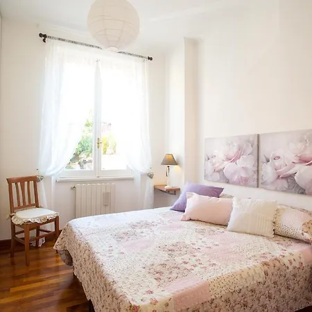 La Finestra Su San Pietro Apartment