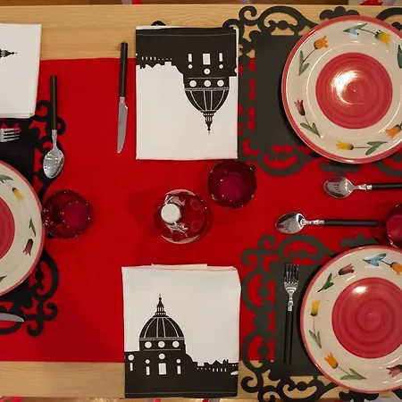 La Finestra Su San Pietro Apartment *
