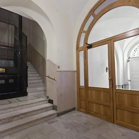 Gianicolo House *