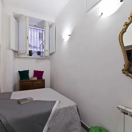 Gianicolo House