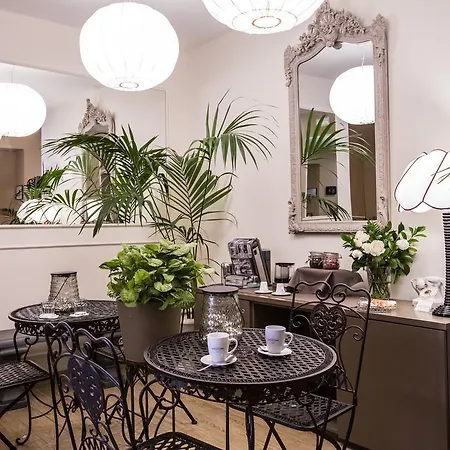 Chic & Town Luxury 2* Rome