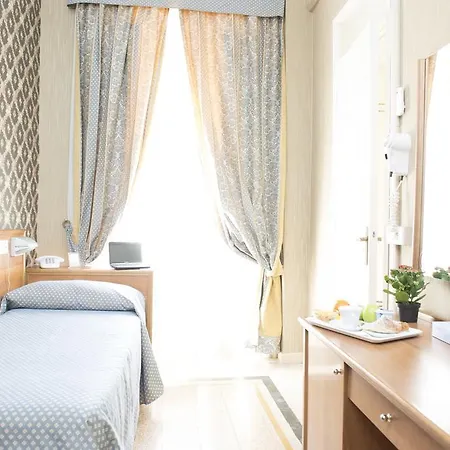 Hotel Emmaus 3*