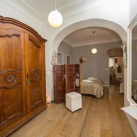 Purple Wisteria Apartment Rome