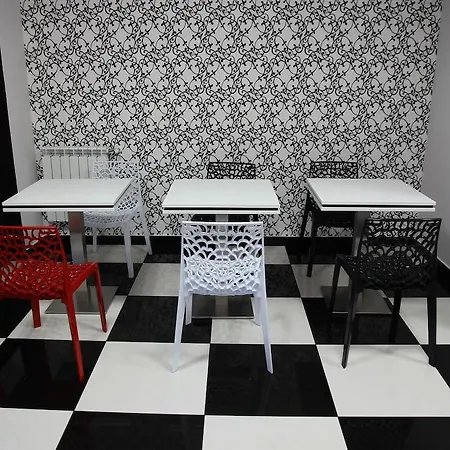 Bed & Breakfast Black & White G&g 2*