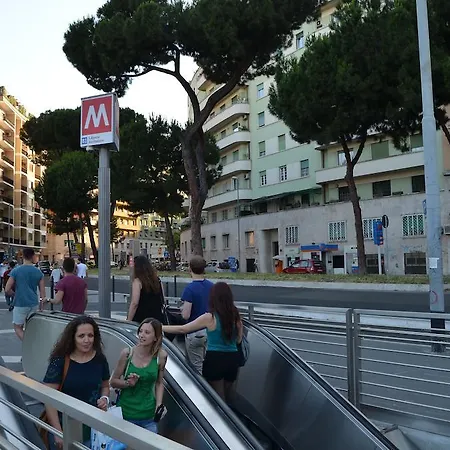 Al 171 Locazione Turistica A 50mt Metro B1 *
