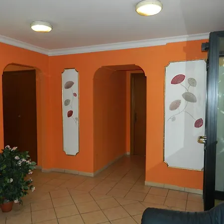 Roxena House * Rome