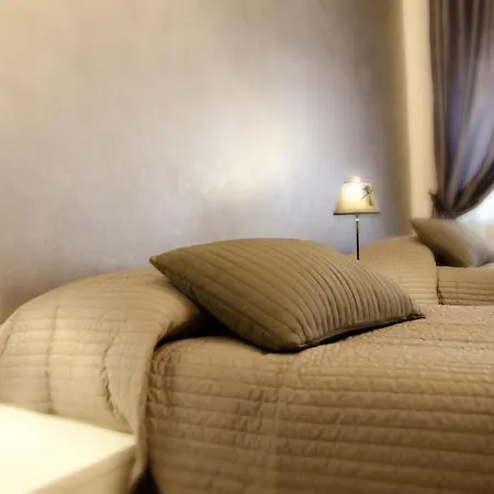 Foscari House Bed & Breakfast 3*