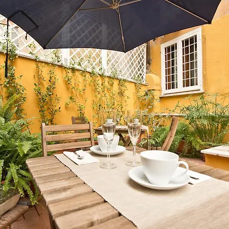 Appia's Apartment *