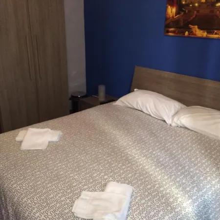 Central Palace Colosseum Bed & Breakfast *