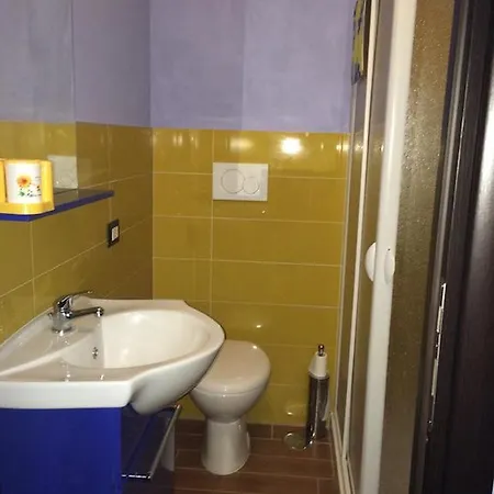 Central Palace Colosseum Bed & Breakfast