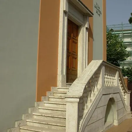 Maria Rosa Molas - Casa Per Ferie Affittacamere 3*