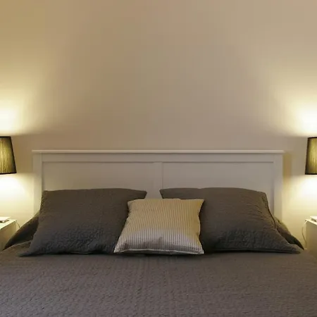 Roman Suite