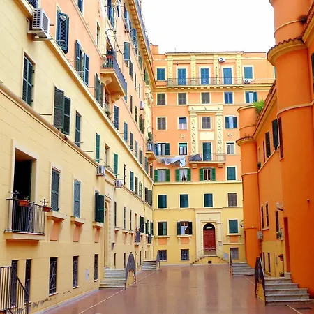 Konukevi Casa Vacanza Frendy - Free Airport Transportation On Arrival If You Book An Of Minimum 3 Nights And 6 People Roma