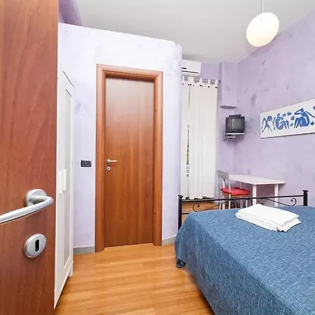 Bed & Breakfast Domusamor Colosseo Roma