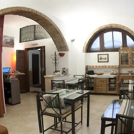 فندق مبيت وإفطار De' Fiori 2*