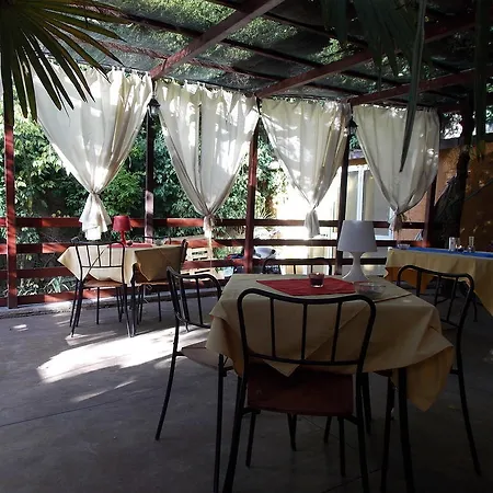 Bed & Breakfast Domus Citta Giardino *