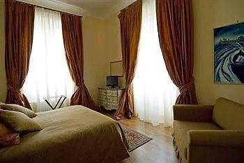 Bed & Breakfast Relais Al Senato Rome