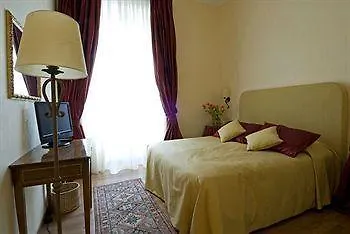 Relais Al Senato Rome