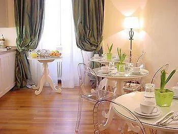 Bed & Breakfast Relais Al Senato Rome