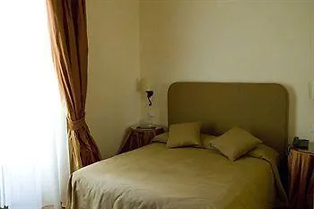 Bed & Breakfast Relais Al Senato 3*