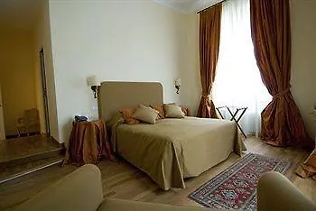 Bed & Breakfast Relais Al Senato 3*