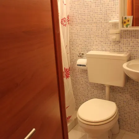 Bed & Breakfast Adone House 2*