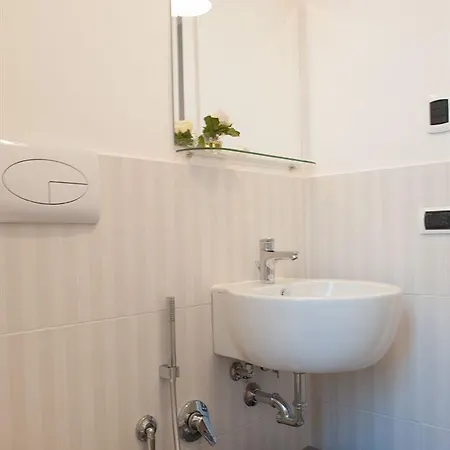Bed & Breakfast Mazzini 2*