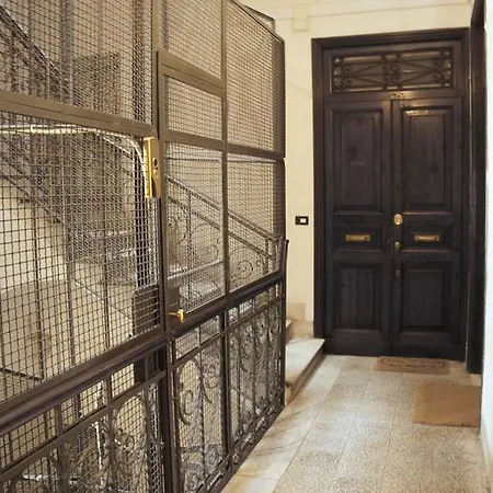 Roman Suite Rom