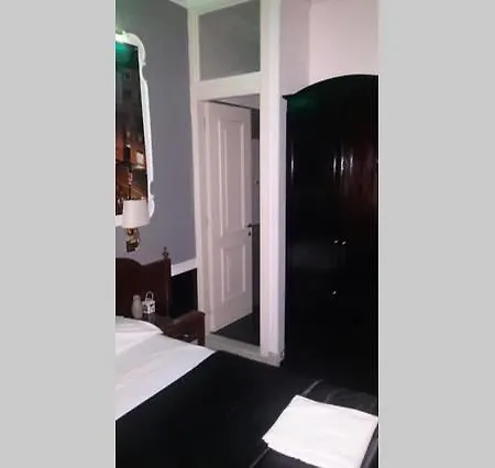 Bed & Breakfast New House 3*