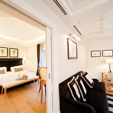 מלון Trevi Palace Luxury רומא