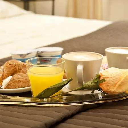 Bed & Breakfast Le Di Via Ottaviano - In 2*
