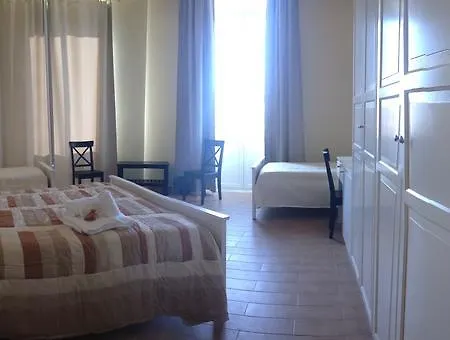 Πανσιόν Serventi Longhi 2*