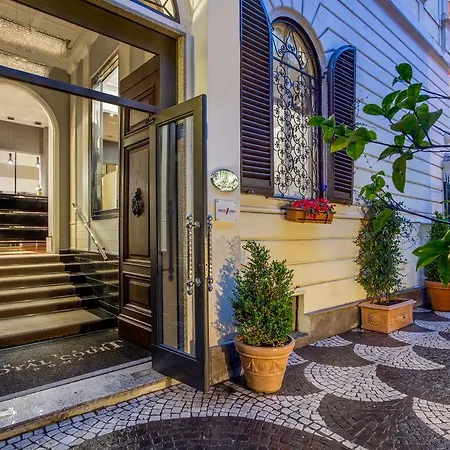 Hotel Royal Court 4*