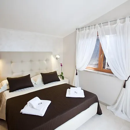 Aurelia House And Loft