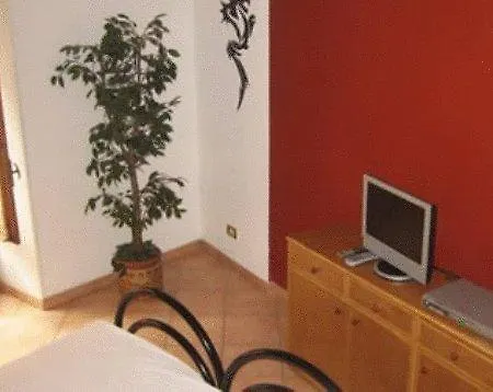 Bed & Breakfast Adone House 2*