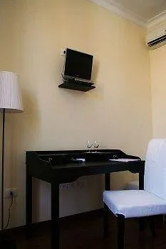 Bed & Breakfast At Your Place Rom