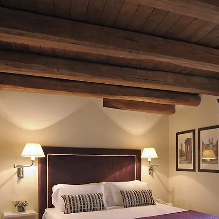 מלון Trevi Palace Luxury